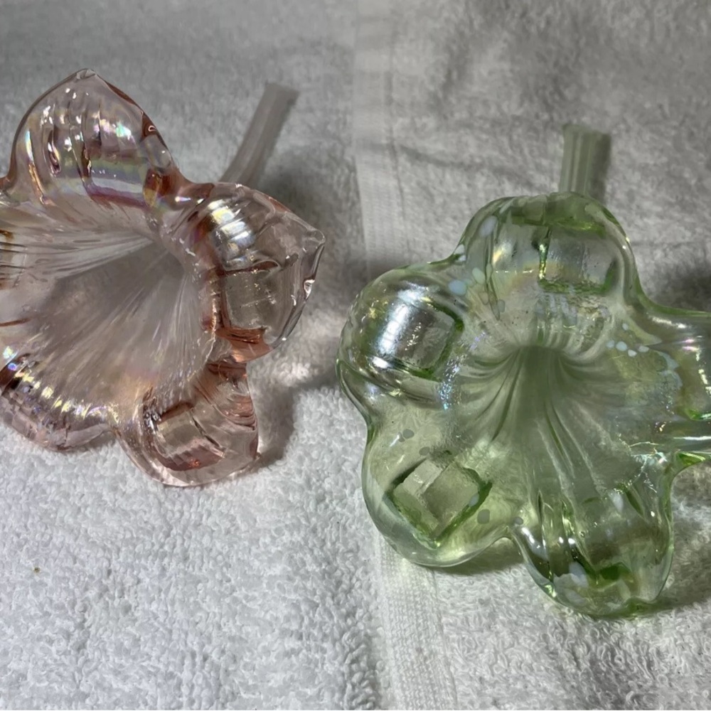 2 Studio Art Hand Blown Glass Bud Vases Floral Shape 7.5" 1 Color Iridescent